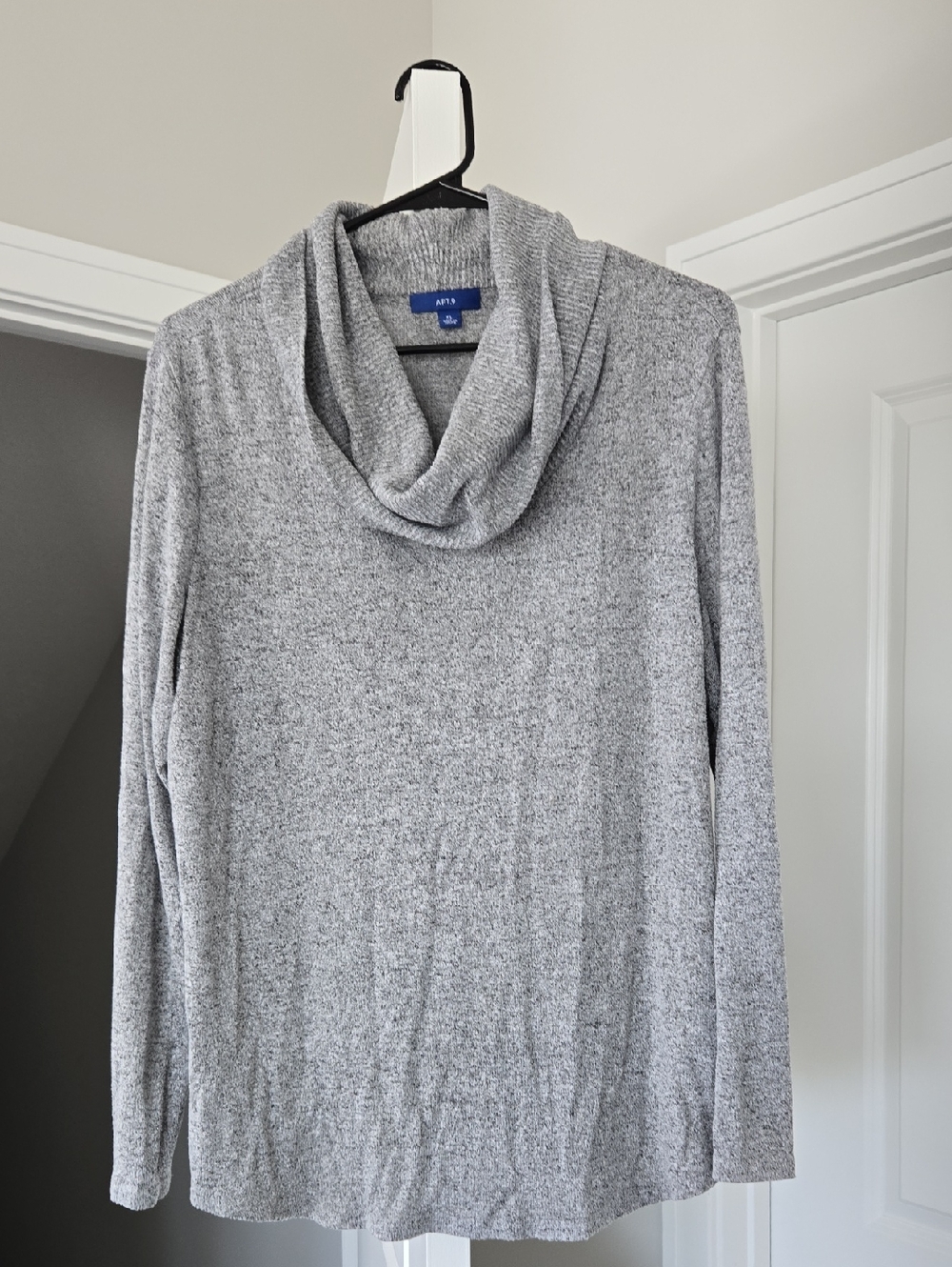 Apt. 9 Light Gray Cowl Neck Sweater